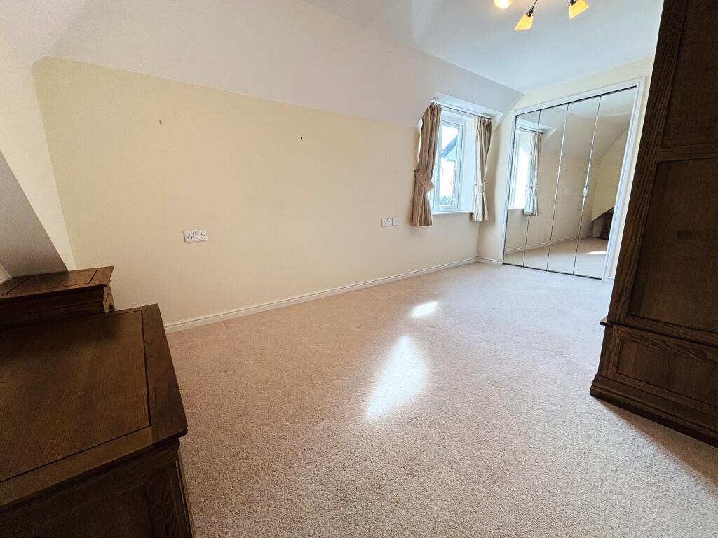 Apartment in Stockport, Greater Manchester - View 4