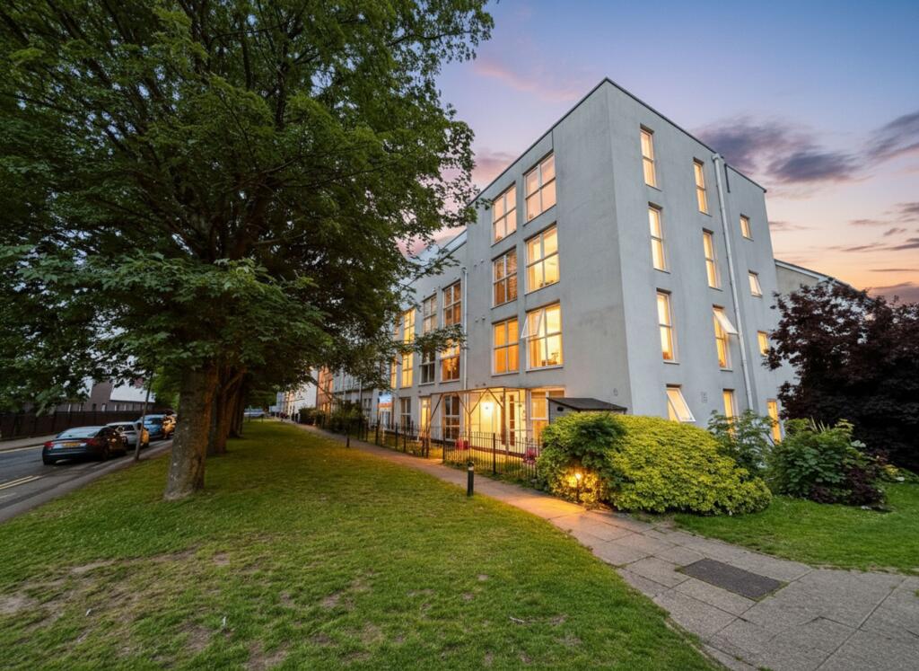 Main image of property: Green View, Salford, M7