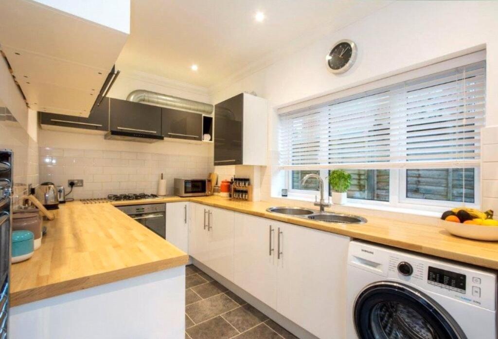 Apartment in Poole - View 4