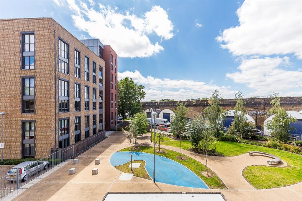 Apartment in London - View 5