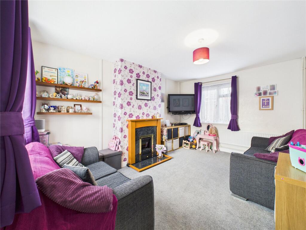 Colchester Crescent, Bristol, BS4 photo 2