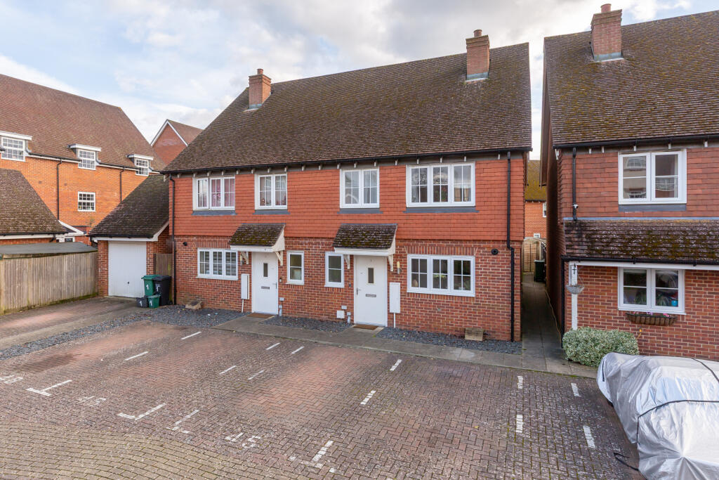 4-bed semi-detached on Burgess Road, Horley, Surrey, RH6, £450,000