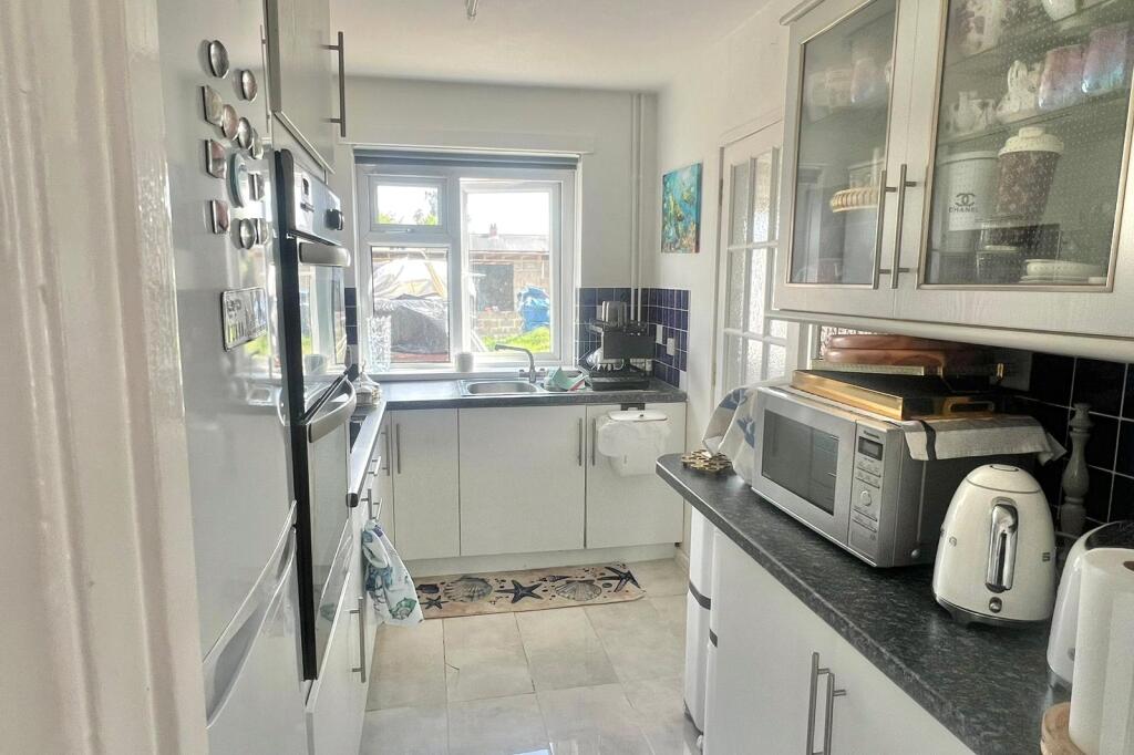 Lower Farnham Road, Aldershot, GU12 photo 4