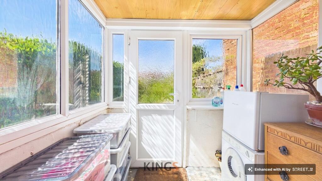 Birchwood Avenue, Hatfield, AL10 - View 6