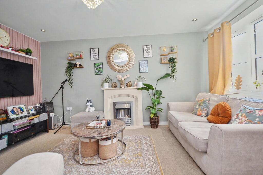 House in Salisbury, Westwood - View 3