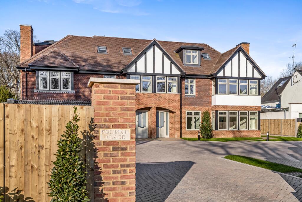 Main image of property: Ronmar, Leatherhead Road, Oxshott, KT22.