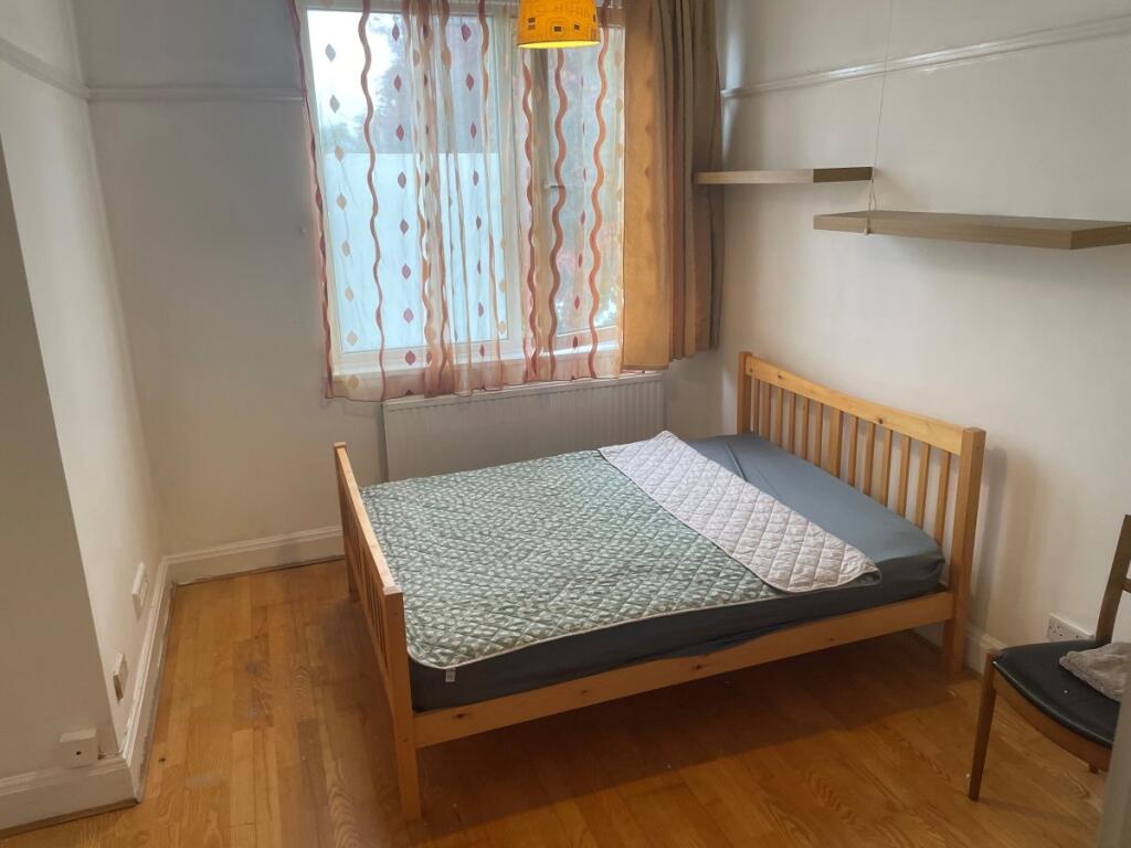 Main image of property: Oakthorpe Road, Palmers Green