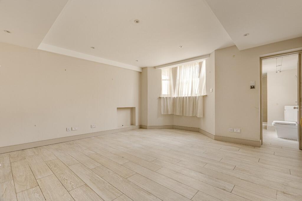 House in London - View 4