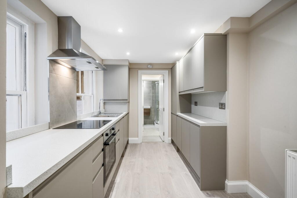 Apartment in London, Royal Borough of Kensington and Chelsea - View 3