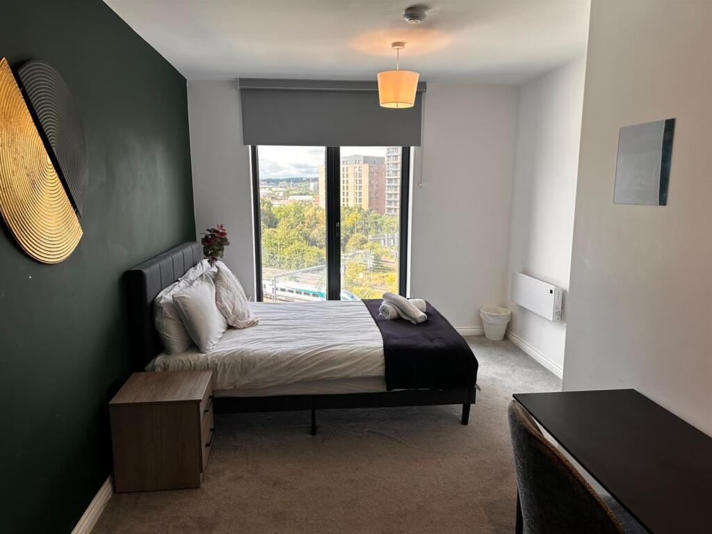 Apartment in Leeds - View 3