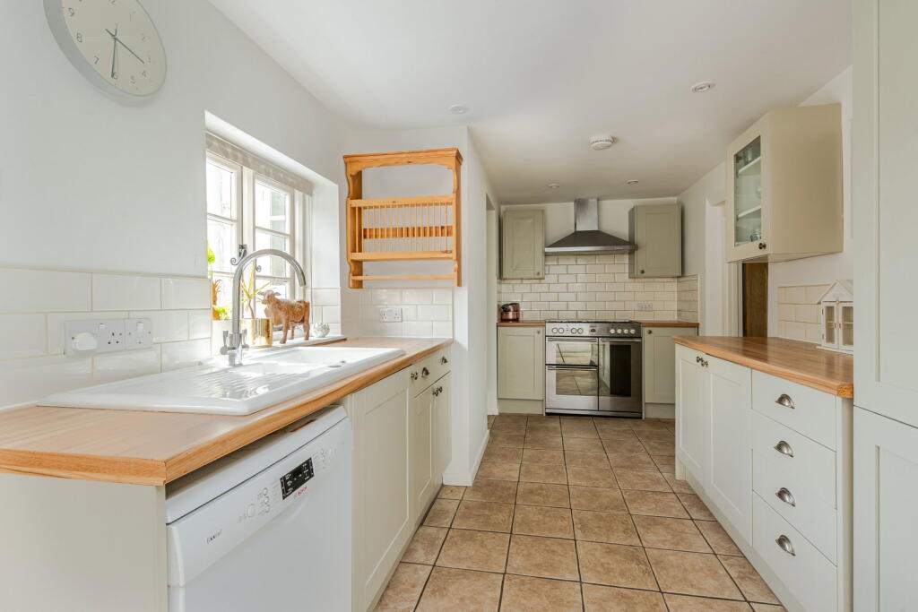 House in Biddestone, Giddeahall - View 5