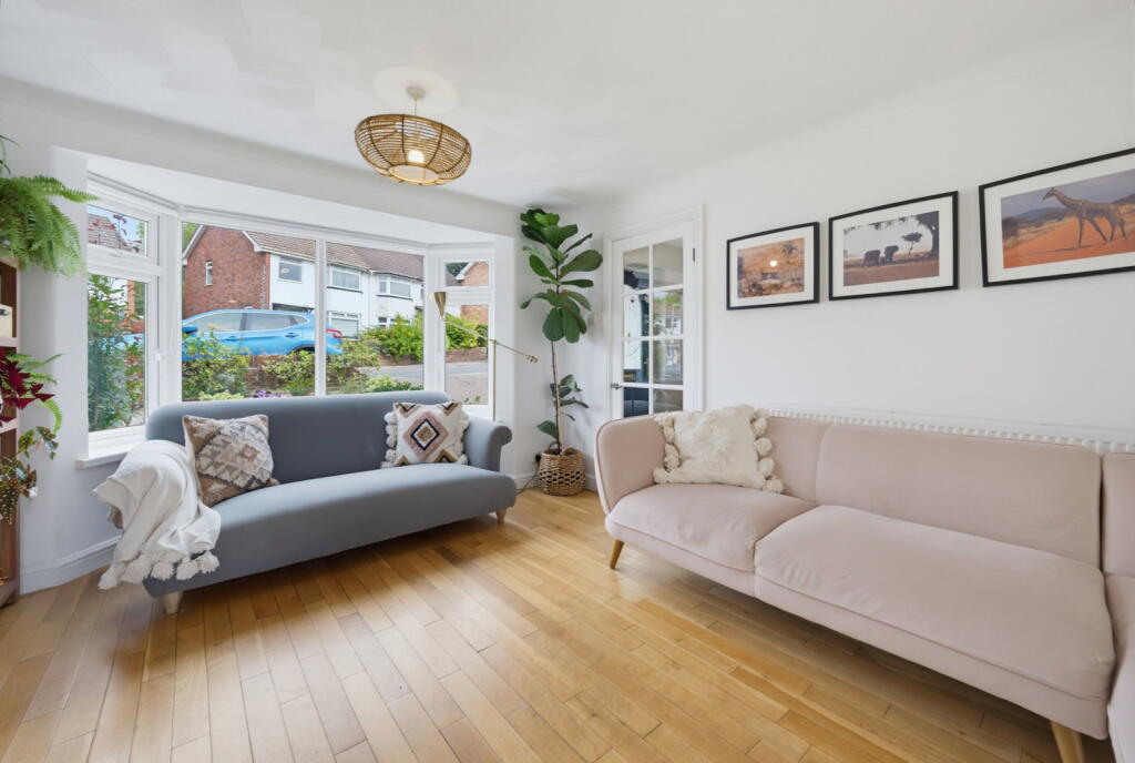 House in Cardiff, Cyncoed - More