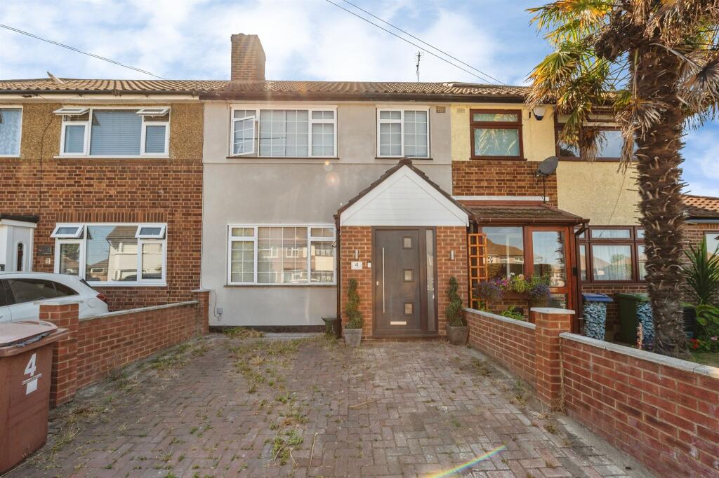 Main image of property: Alfred Road, Aveley, South Ockendon