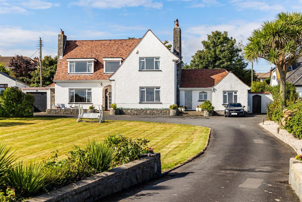 Main image of property: 158 Warren Road, Donaghadee