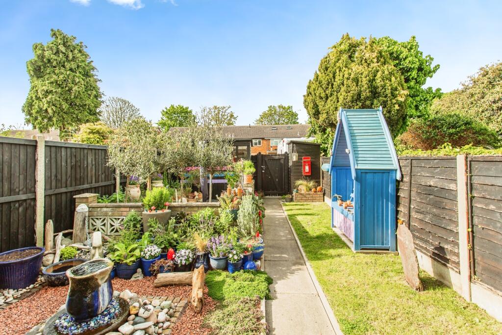 Kingfisher Close, Shoeburyness, Southend-on-Sea, Essex, SS3 photo 3