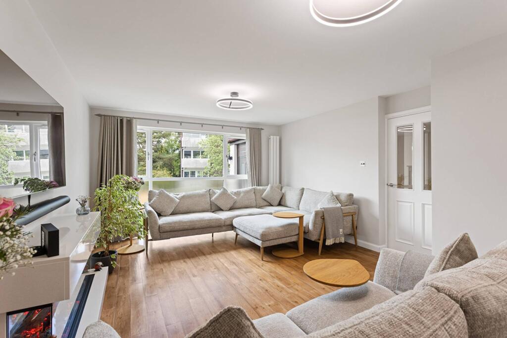 House in Edinburgh, Cramond - View 2