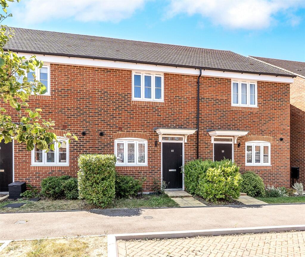 2-bed terraced on Elizabeth Road, Mongewell, Wallingford, Oxfordshire, OX10, £375,000