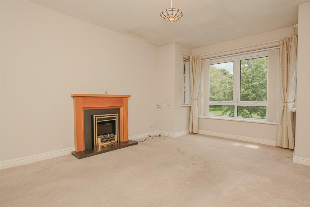 2-bed house on Guardian Court, Duke Street, Banbury, £115,000