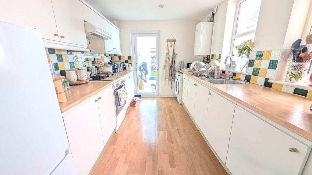 Ham Road, Worthing, BN11 photo 3