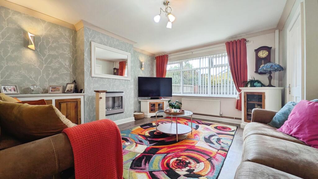 House in Oldham, Greater Manchester - View 4