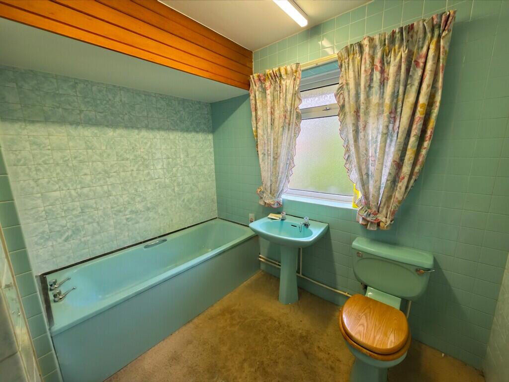House in Stoke-on-Trent - More