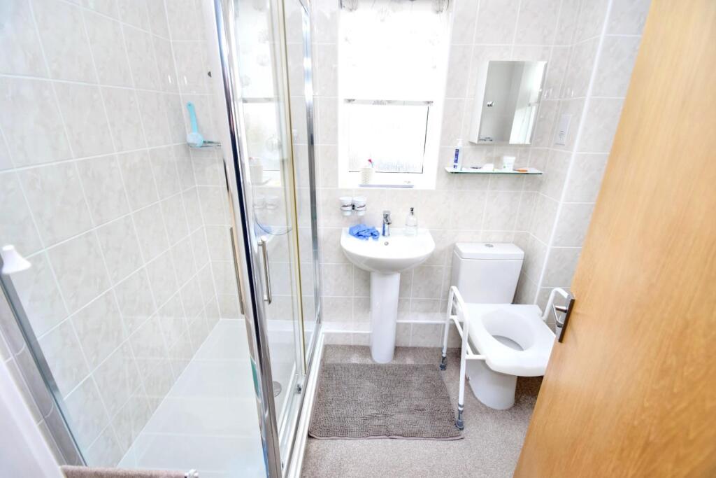 House in Eastbourne, Langney - More