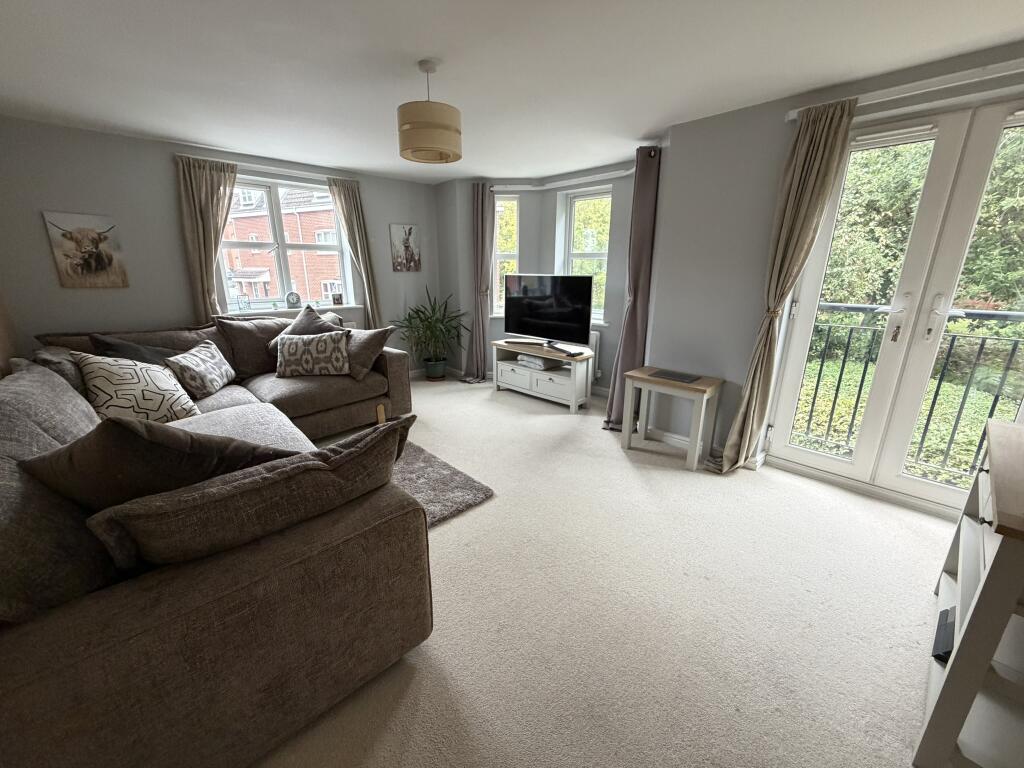 Apartment in Northampton - More