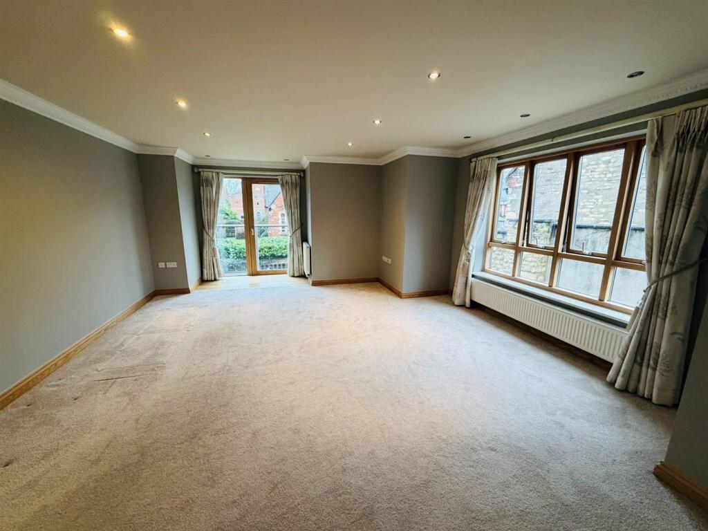 Main image of property: Apartment 3, 44 Greetwell Gate, Lincoln