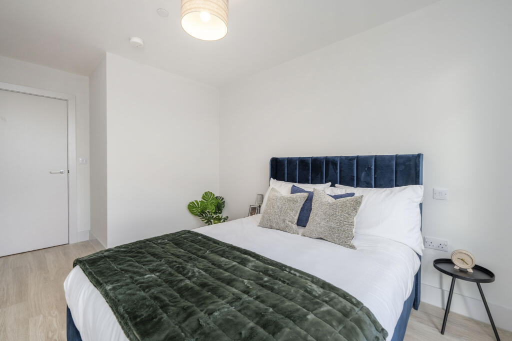 Apartment in Exeter, Devon - View 5