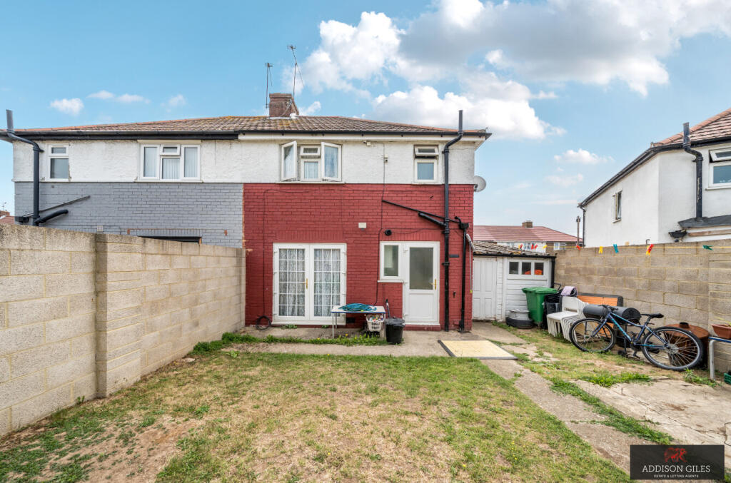 Beresford Avenue, Slough, Berkshire, SL2 photo 4
