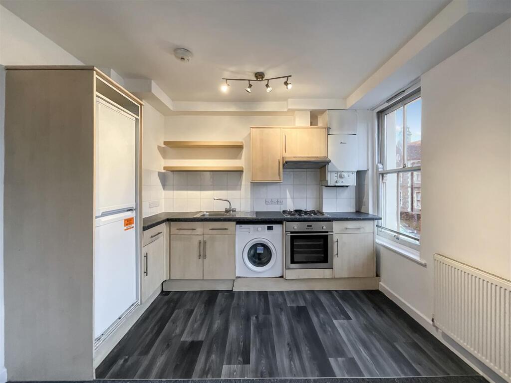 Apartment in Bristol, Old Market, St Philip's - View 4