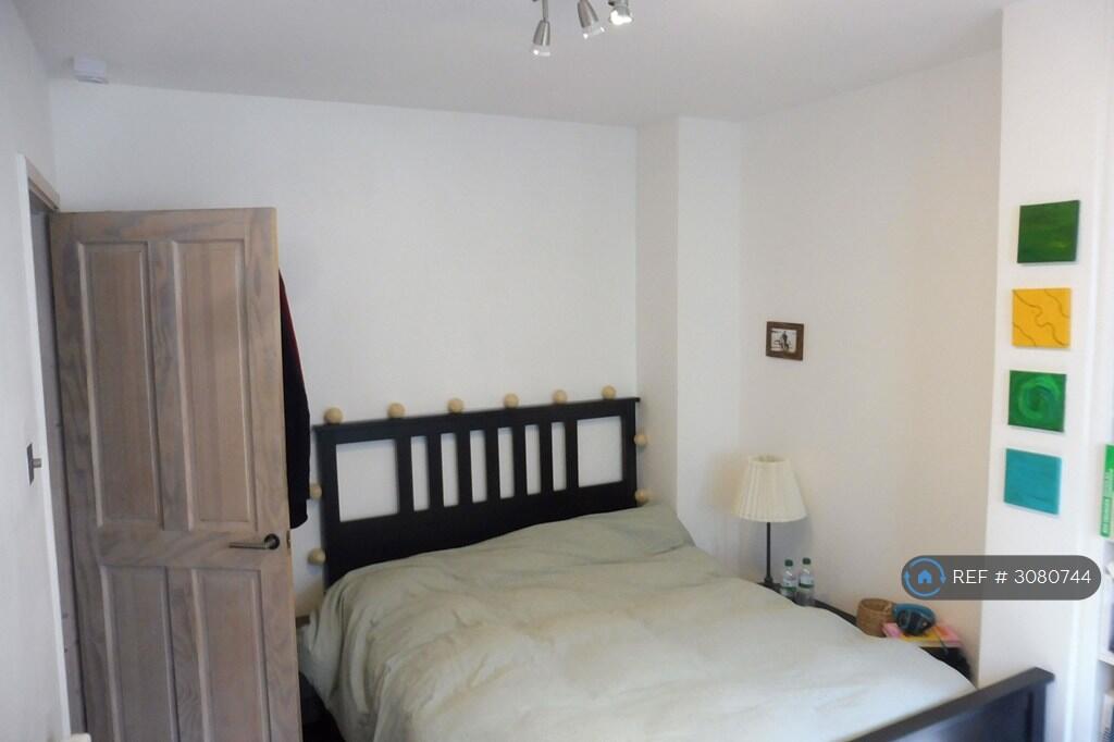 Apartment in Brighton, Round Hill - View 5