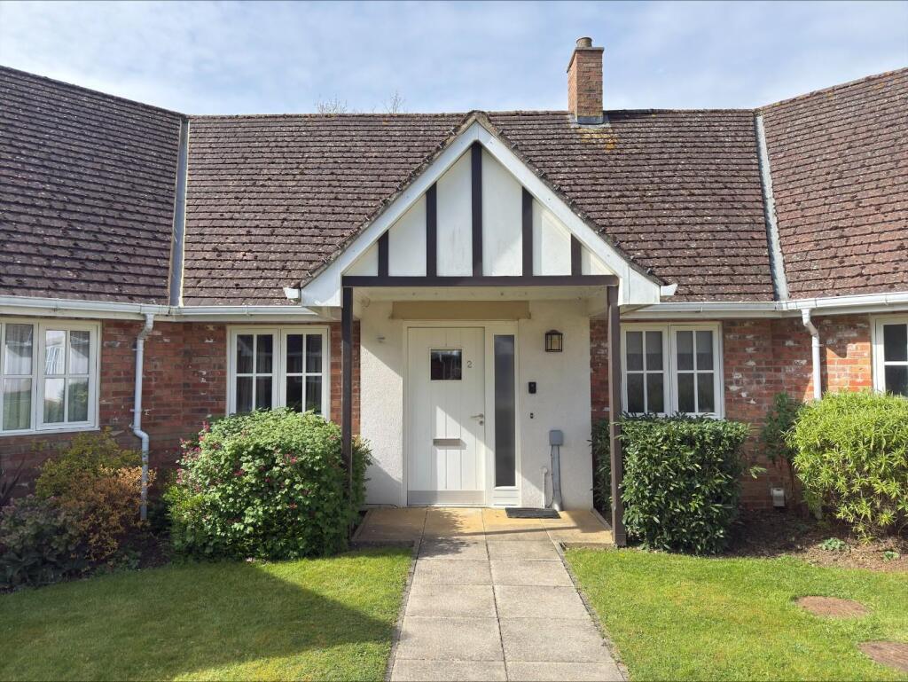 2-bed house on Brampton Valley Lane, Chapel Brampton, Northamptonshire NN6, £200,000