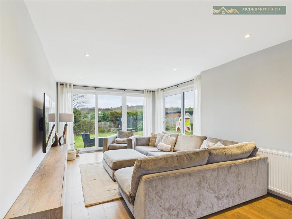 3, Thornley Crescent, Grotton photo 4