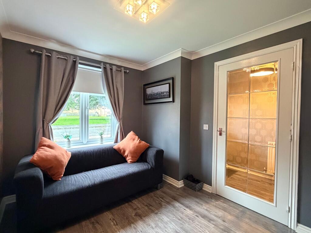 House in Uddingston, Newton - More