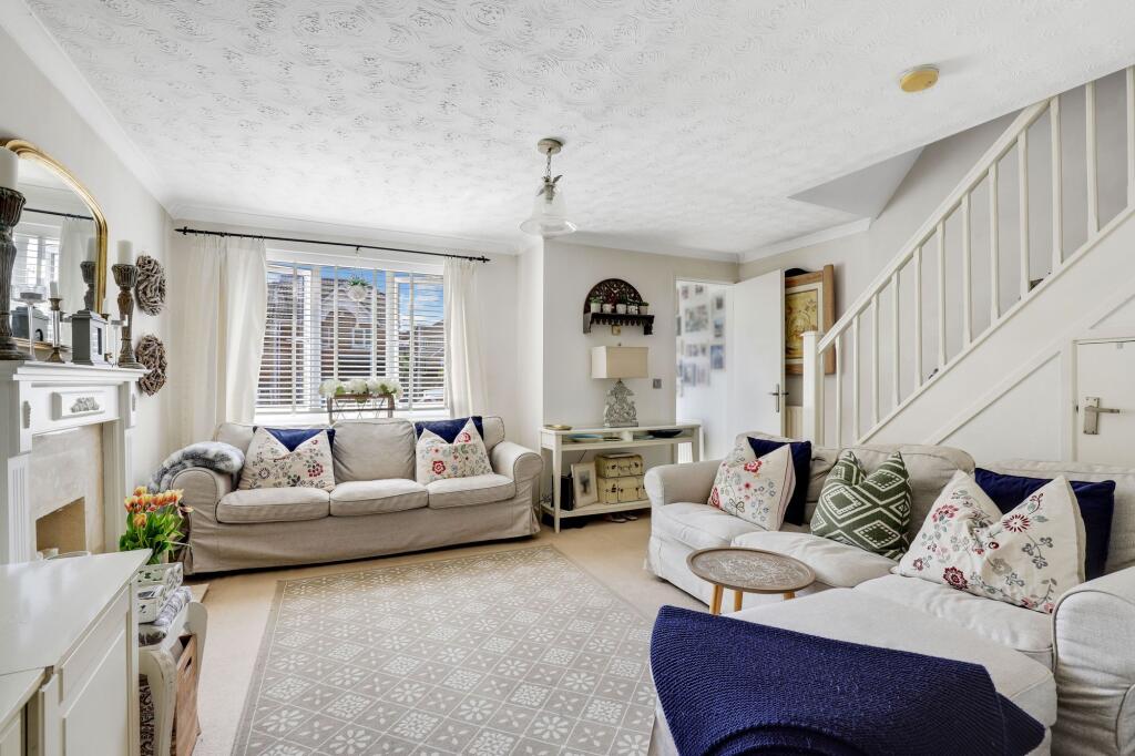 House in Gedling, St. Albans - View 2