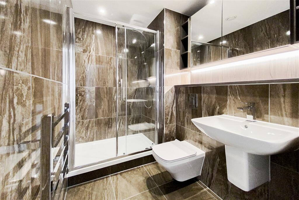 East Tower, Owen Street, M15 - More