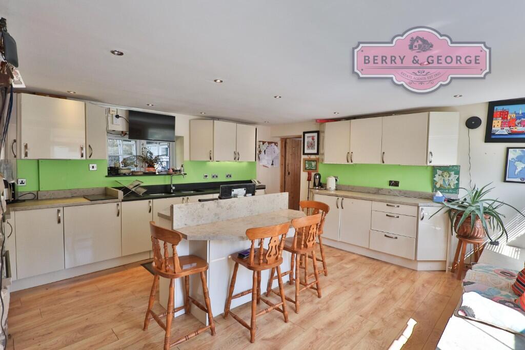 Denbigh Road, Hendre, CH7 5QQ - View 4