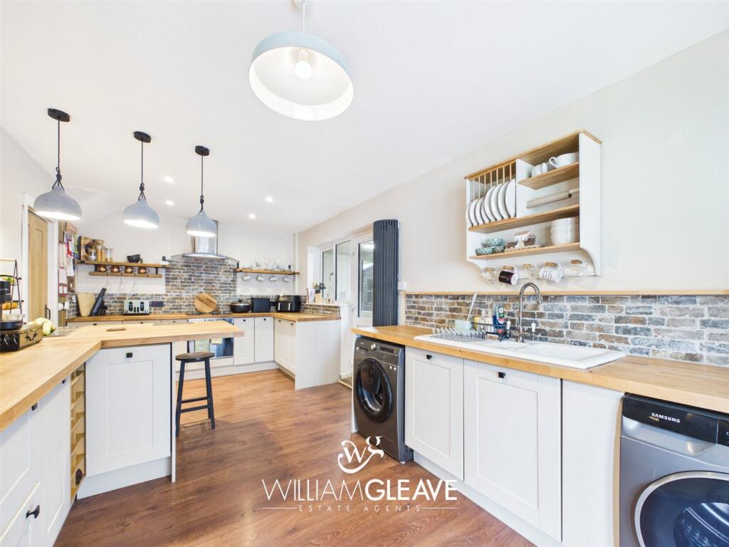 Wood Lane, Hawarden, Deeside, Flintshire, CH5 photo 4
