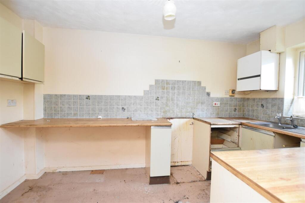 Friars Mews, Bangor-On-Dee, Wrexham photo 5