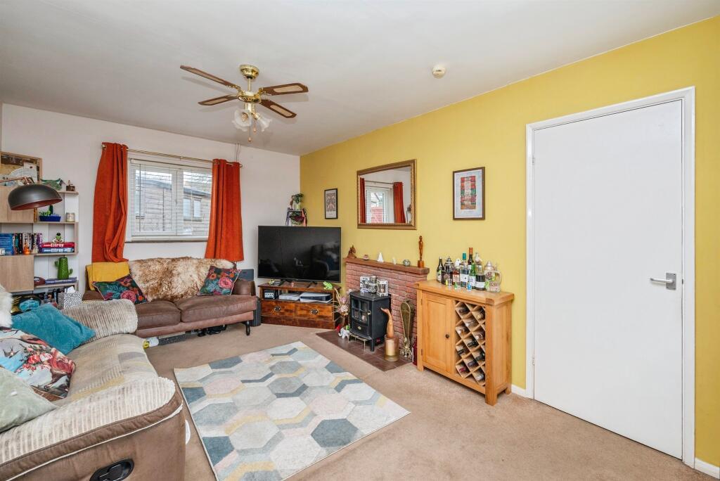 Stracey Road, Buxton, Norwich photo 3