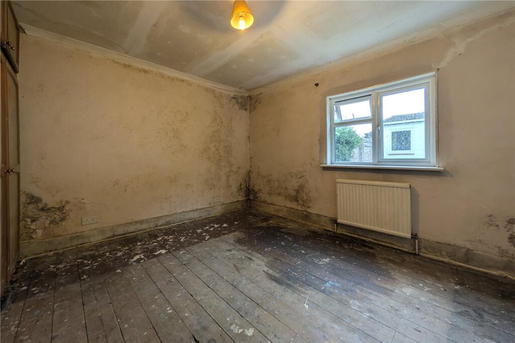 House in Basingstoke and Deane, Basingstoke - More