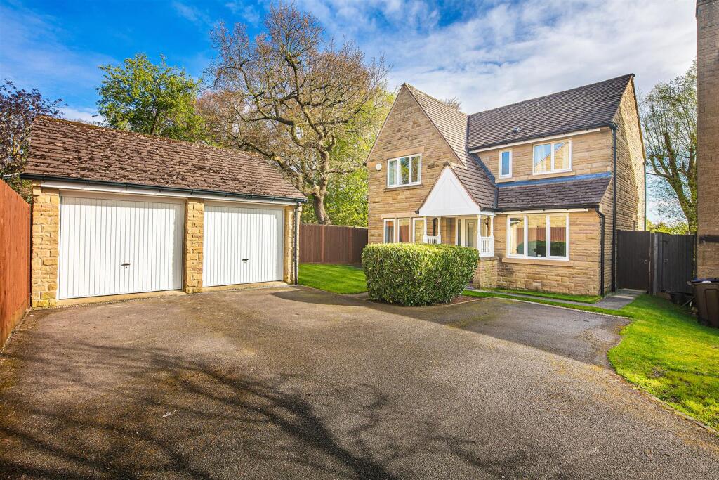Main image of property: 28 Totley Hall Drive, Totley, S17 4BB
