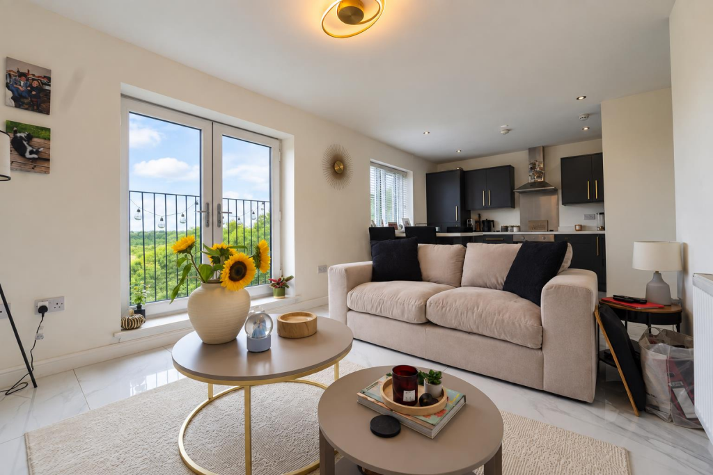 Apartment in Salford, Greater Manchester - View 2