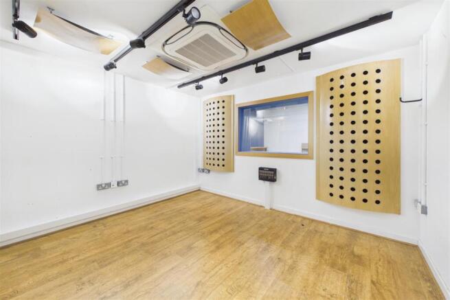 25 King Square, Stokes Croft, Bristol BS2 8JN | Fr
