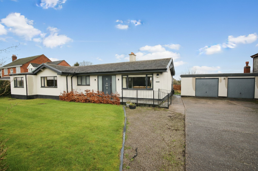 4-bed detached on Fingerpost Lane, Norley, WA6, £675,000