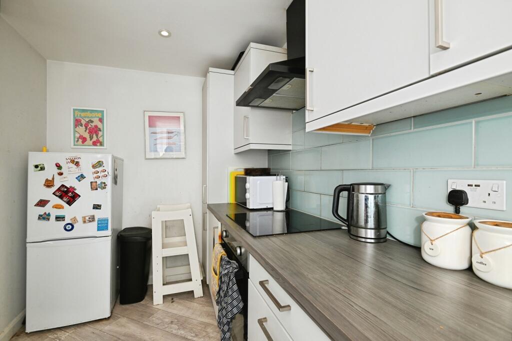 Apartment in Maidstone, Kent - View 5