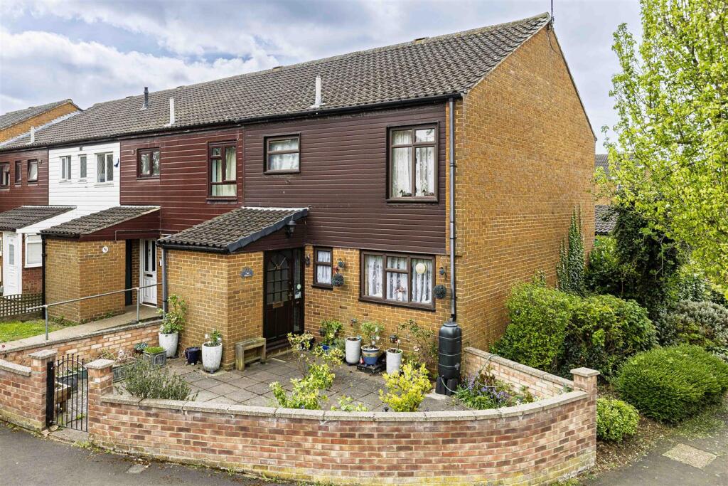 Main image of property: Hamels Drive, Hertford, Hertfordshire, SG13