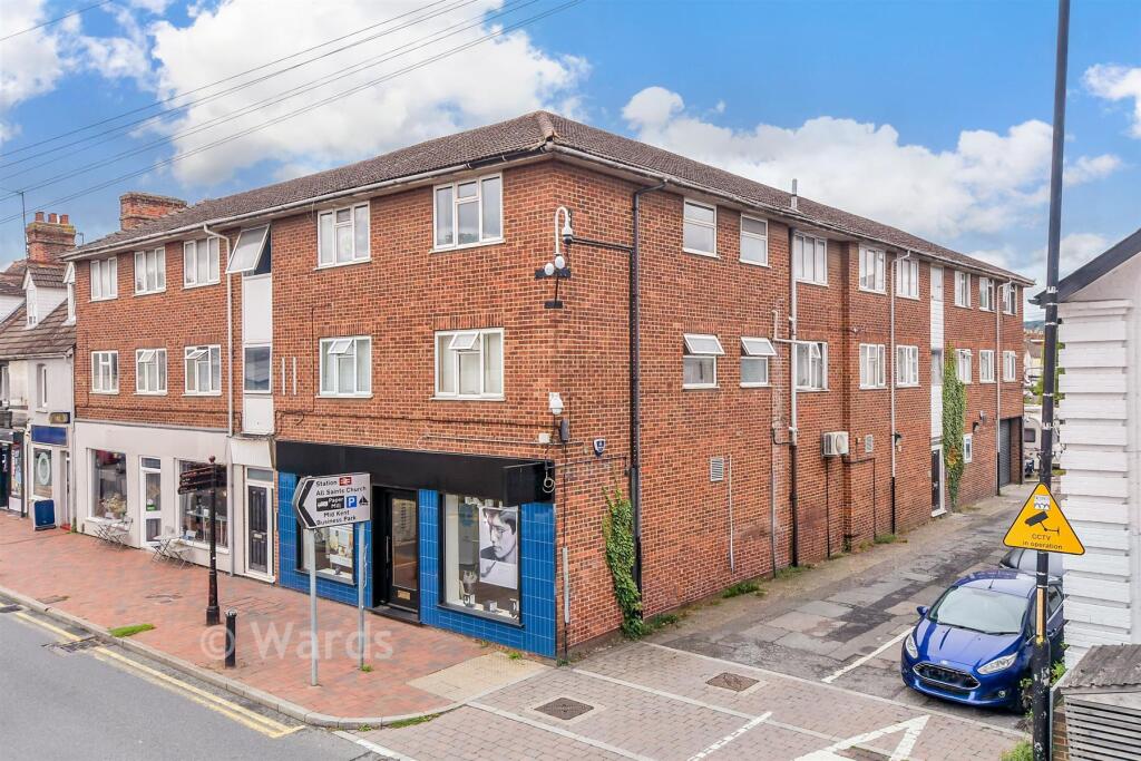 Main image of property: Malling Road, Snodland, Kent