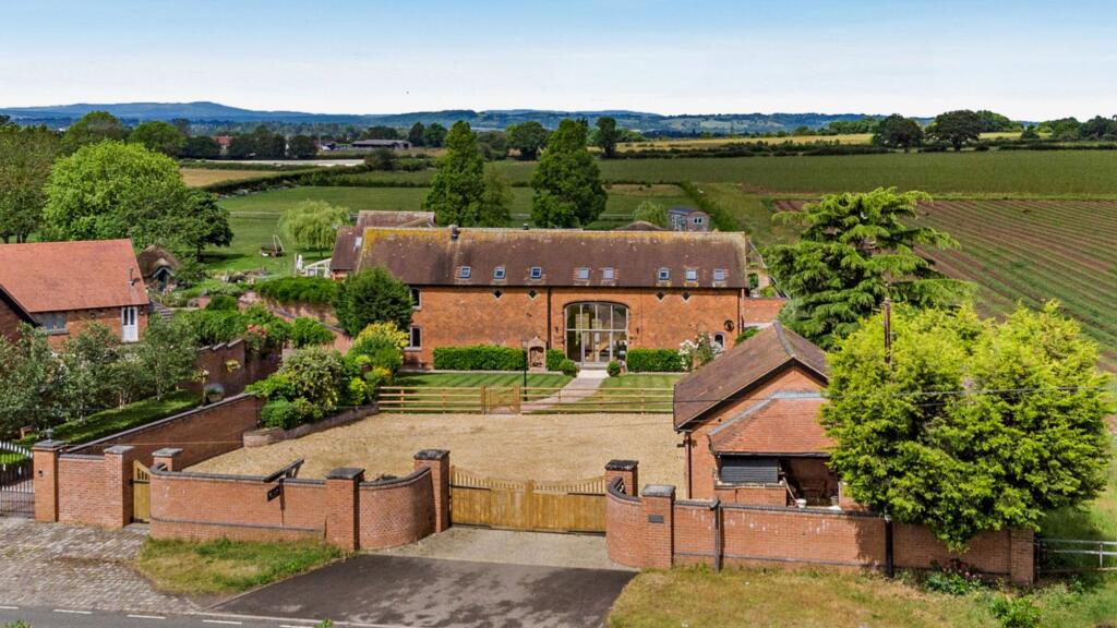 Main image of property: 1 Laights Barn, Worcester Road, DY10